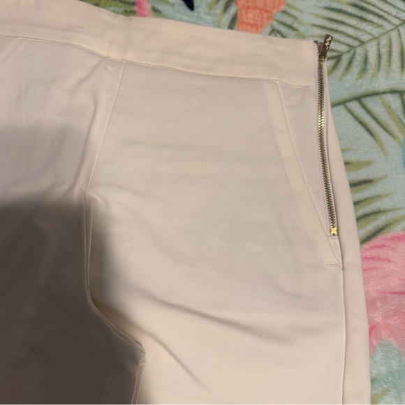 Lilly Pulitzer stretch shorts NWT - Picture 5 of 5